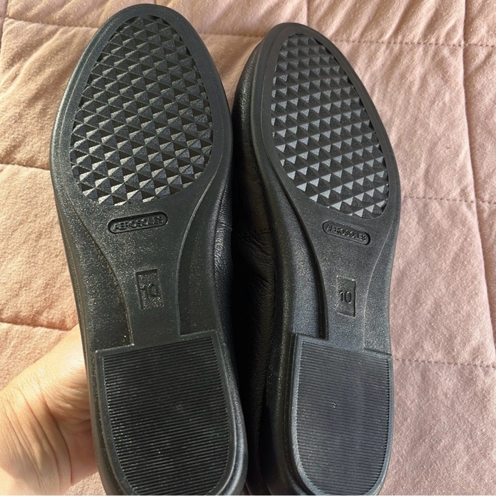 AEROSOLES Black Leather Flats - Picture 5 of 6